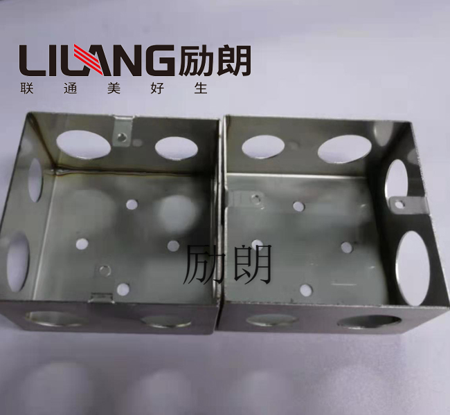 304不銹鋼開關底盒標準厚度是多少？